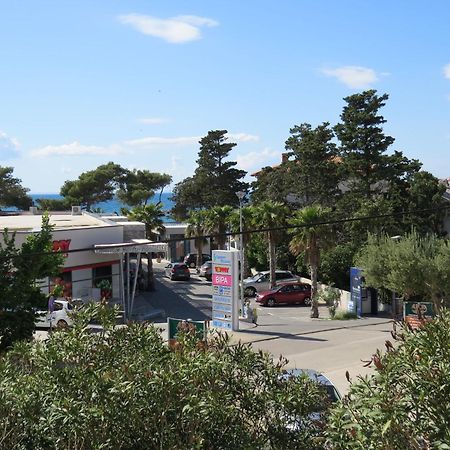 Apartment And Rooms Amenka Novalja Exterior photo