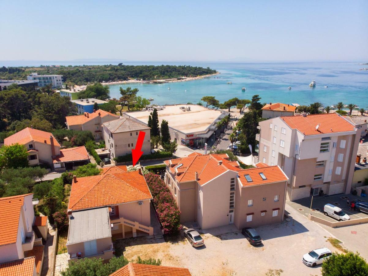 Apartment And Rooms Amenka Novalja Exterior photo